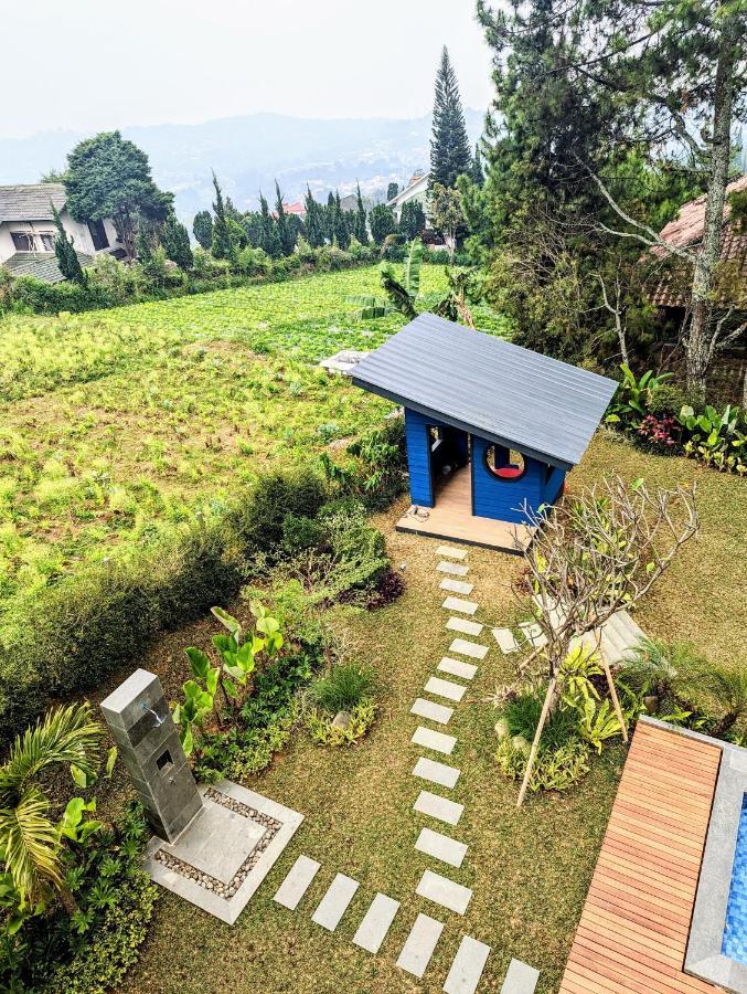 Cottonwood Exclusive Villa @Lembang Asri - Jacuzzi Playground Netflix Billyard Exterior photo