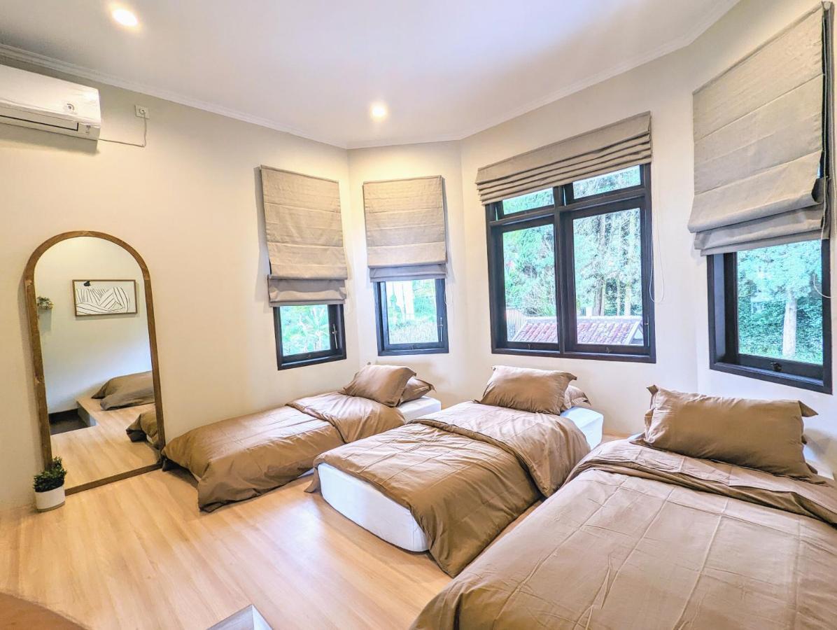 Cottonwood Exclusive Villa @Lembang Asri - Jacuzzi Playground Netflix Billyard Exterior photo